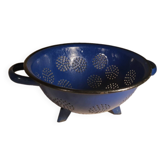 Enameled strainer