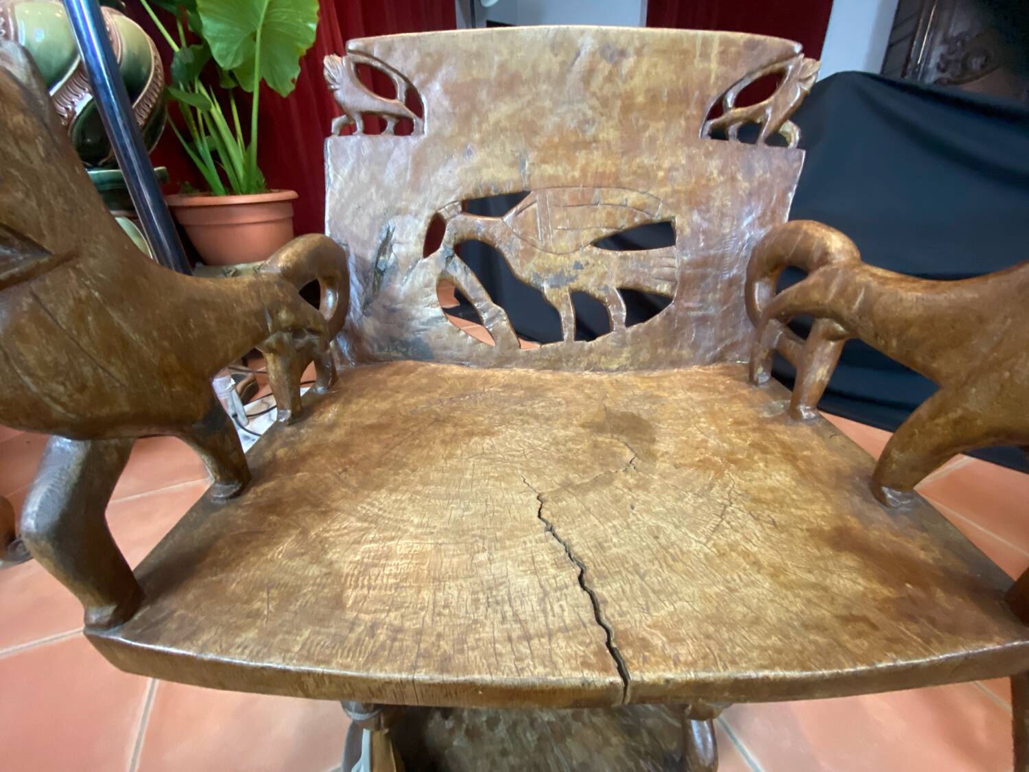 African tribal ensemble of 4 pieces of furniture for dignitaries of the Kingdom of Dahomey, Benin.