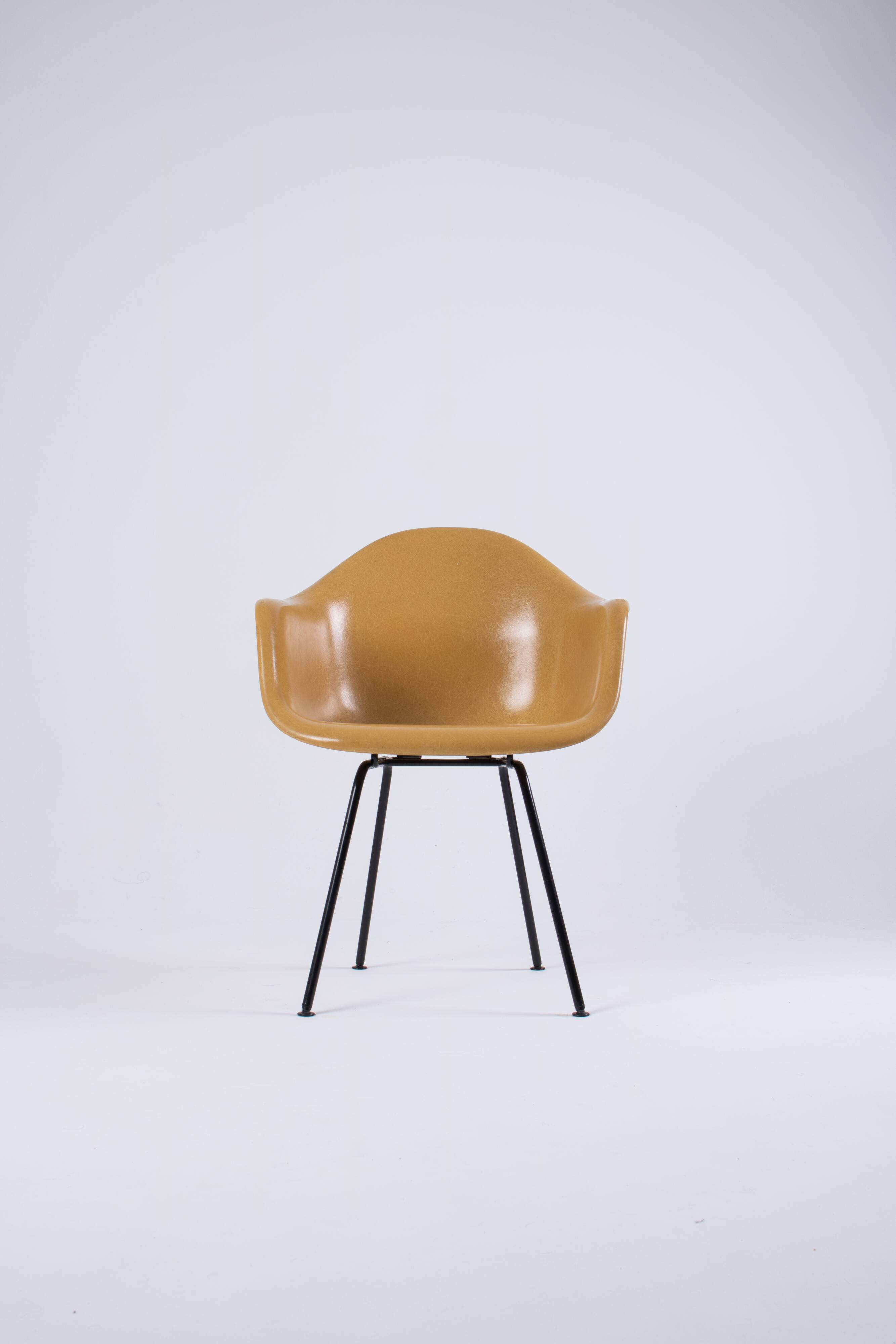DAX Eames in fibreglass – Light Ochre – Herman Miller / Vitra – circa 19