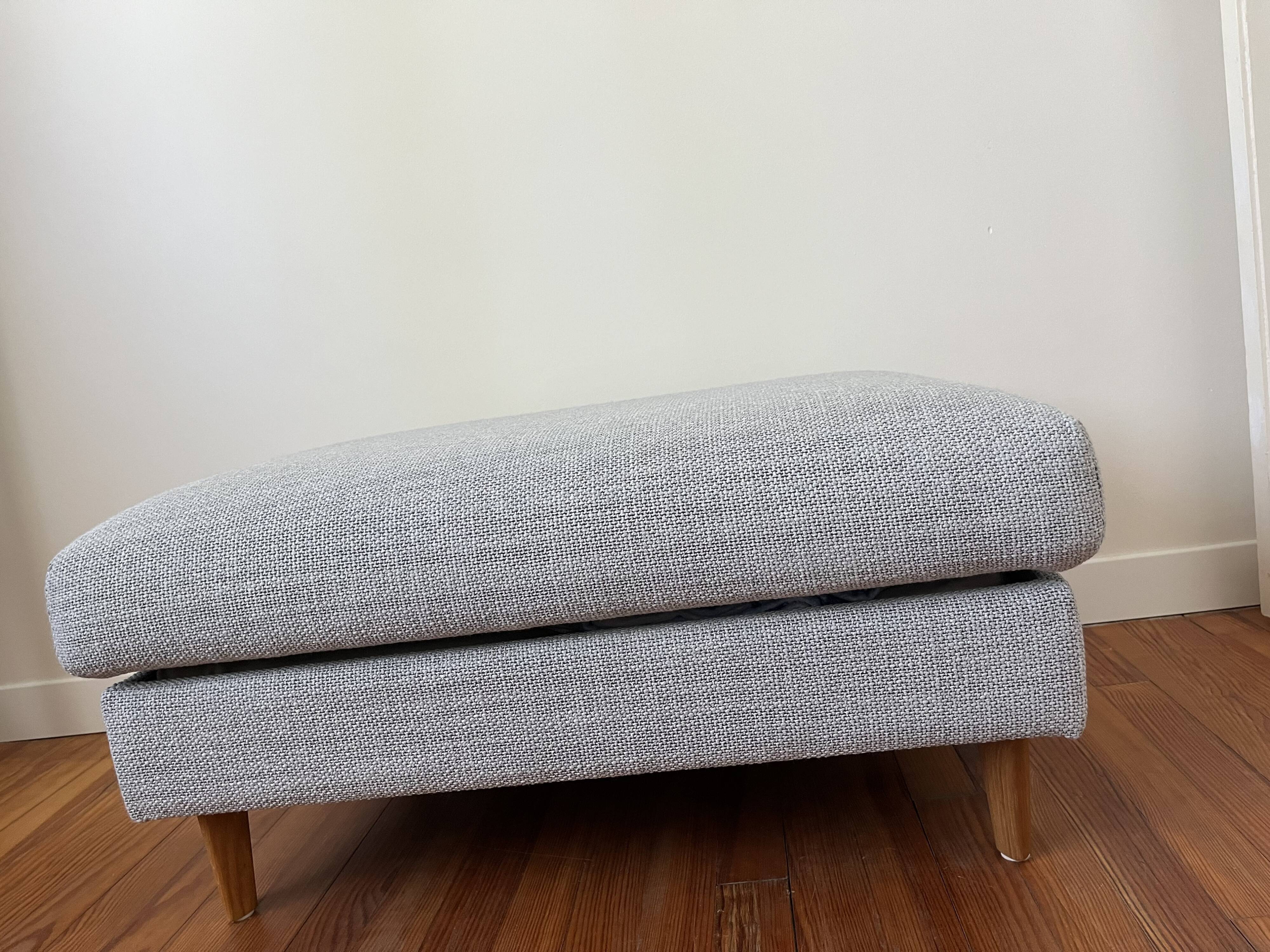 Canapé 3 places + pouf