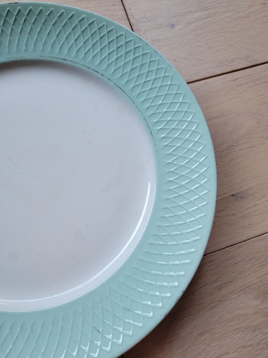 Flat plate mint