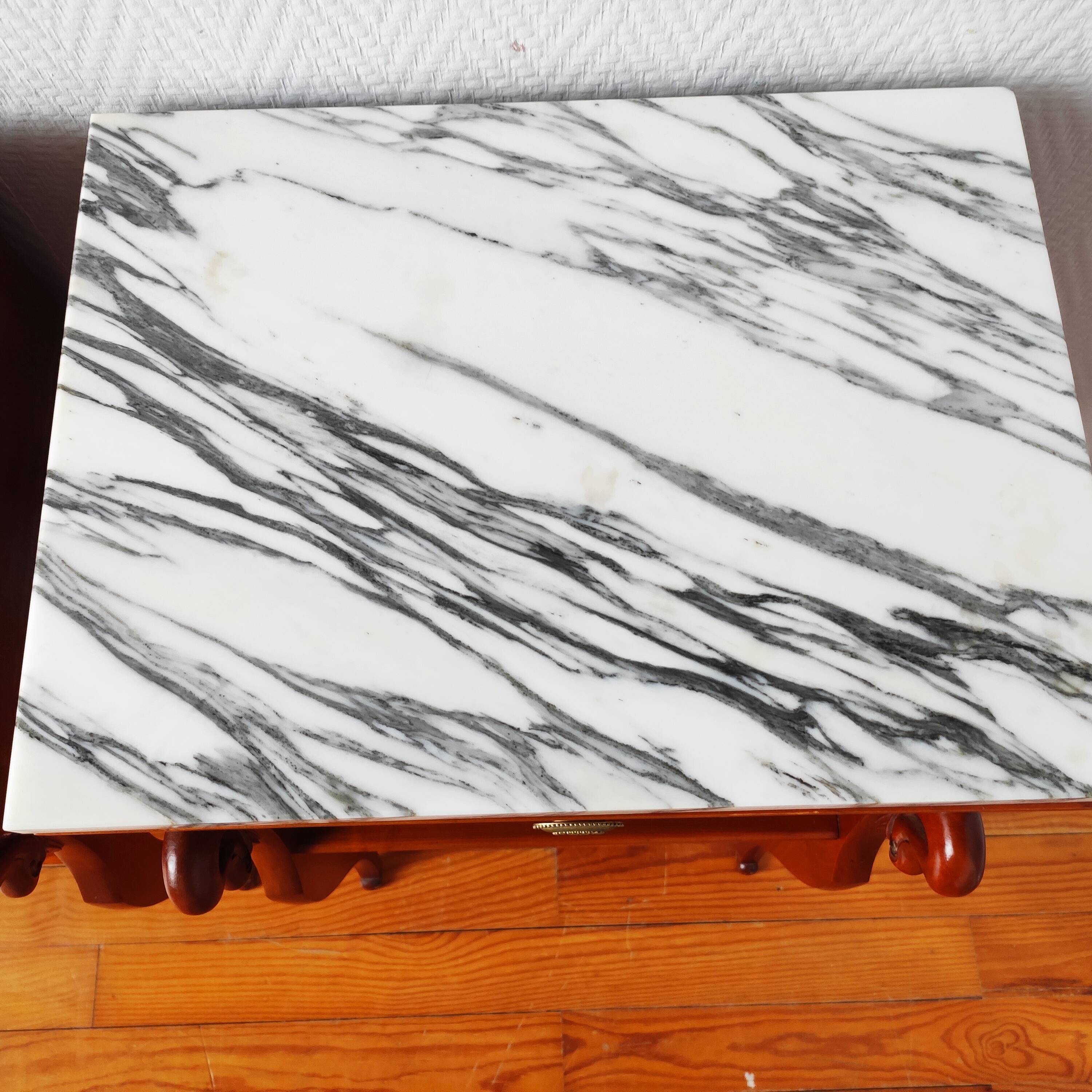 Paire de tables de chevet