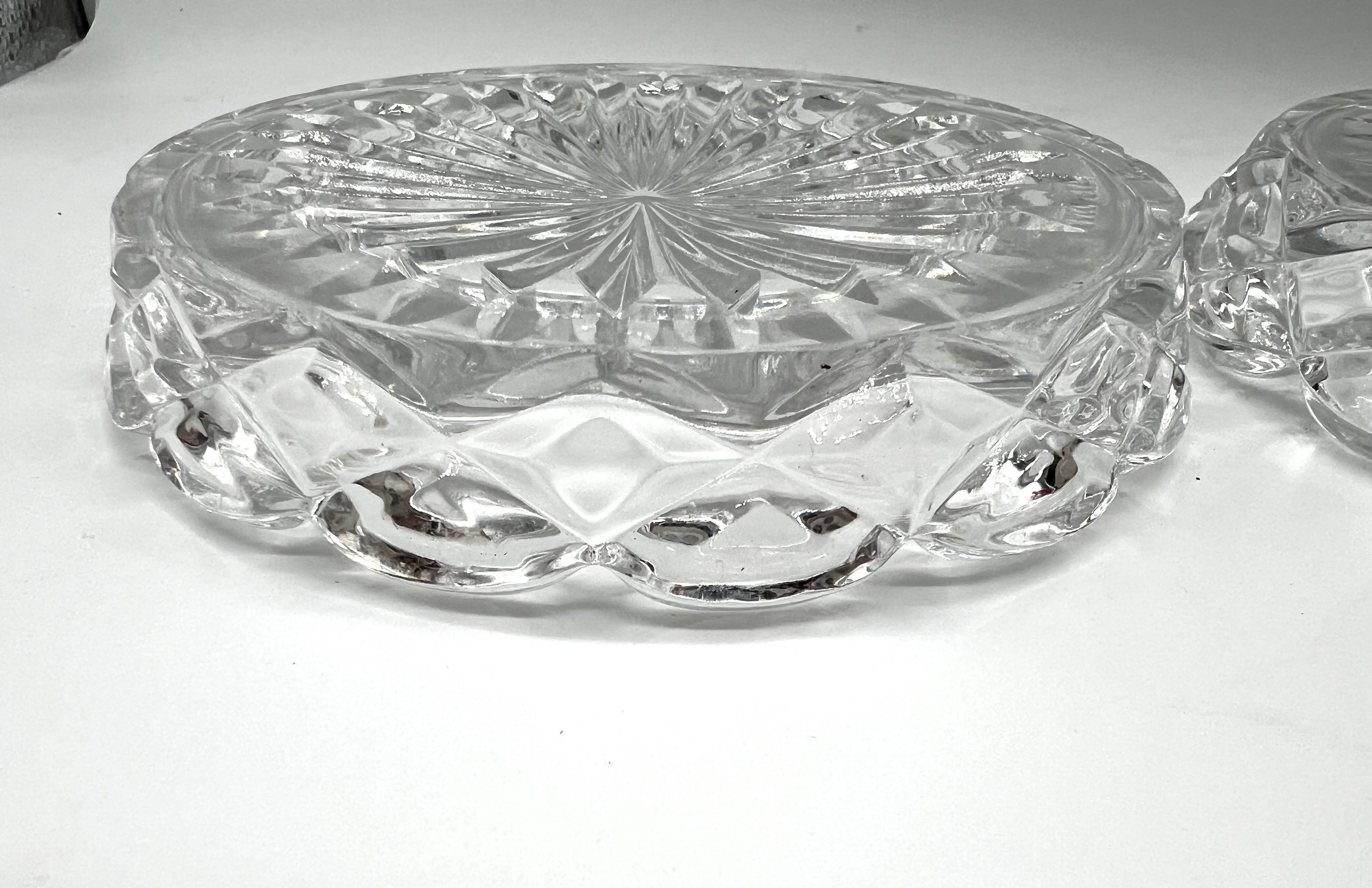 Pair of crystal bowls signed Baccarat – Diameter 13 cm