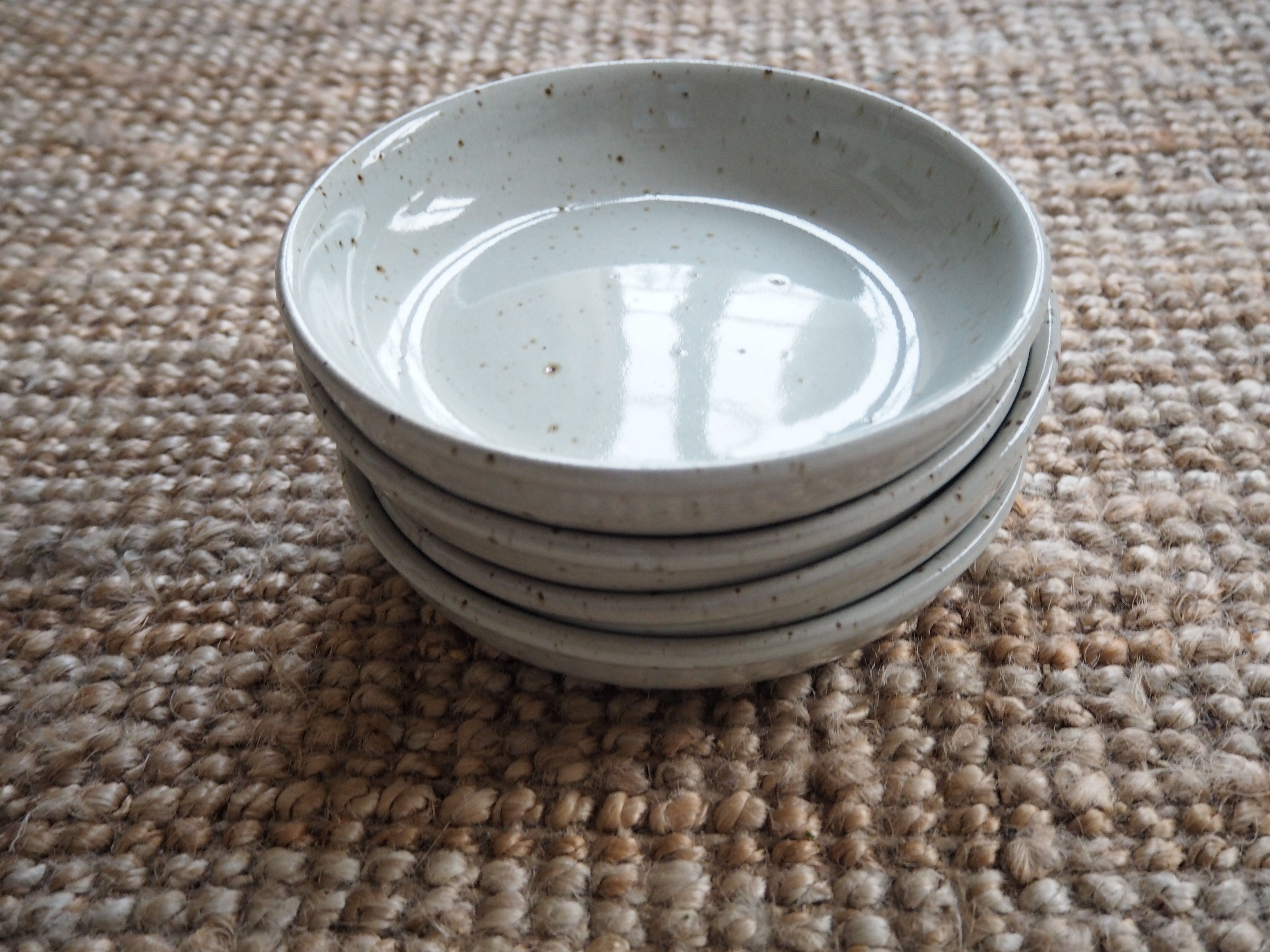 Set of 4 hollow plates in sandstone of the Marais