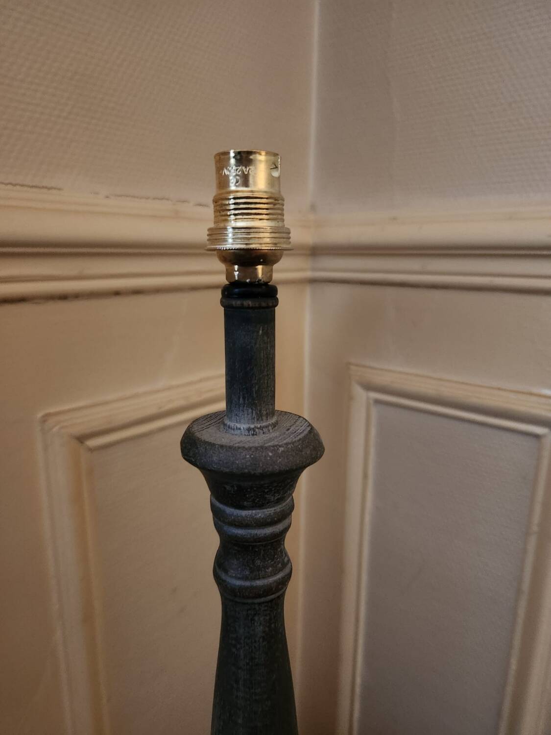 Wooden lamp base