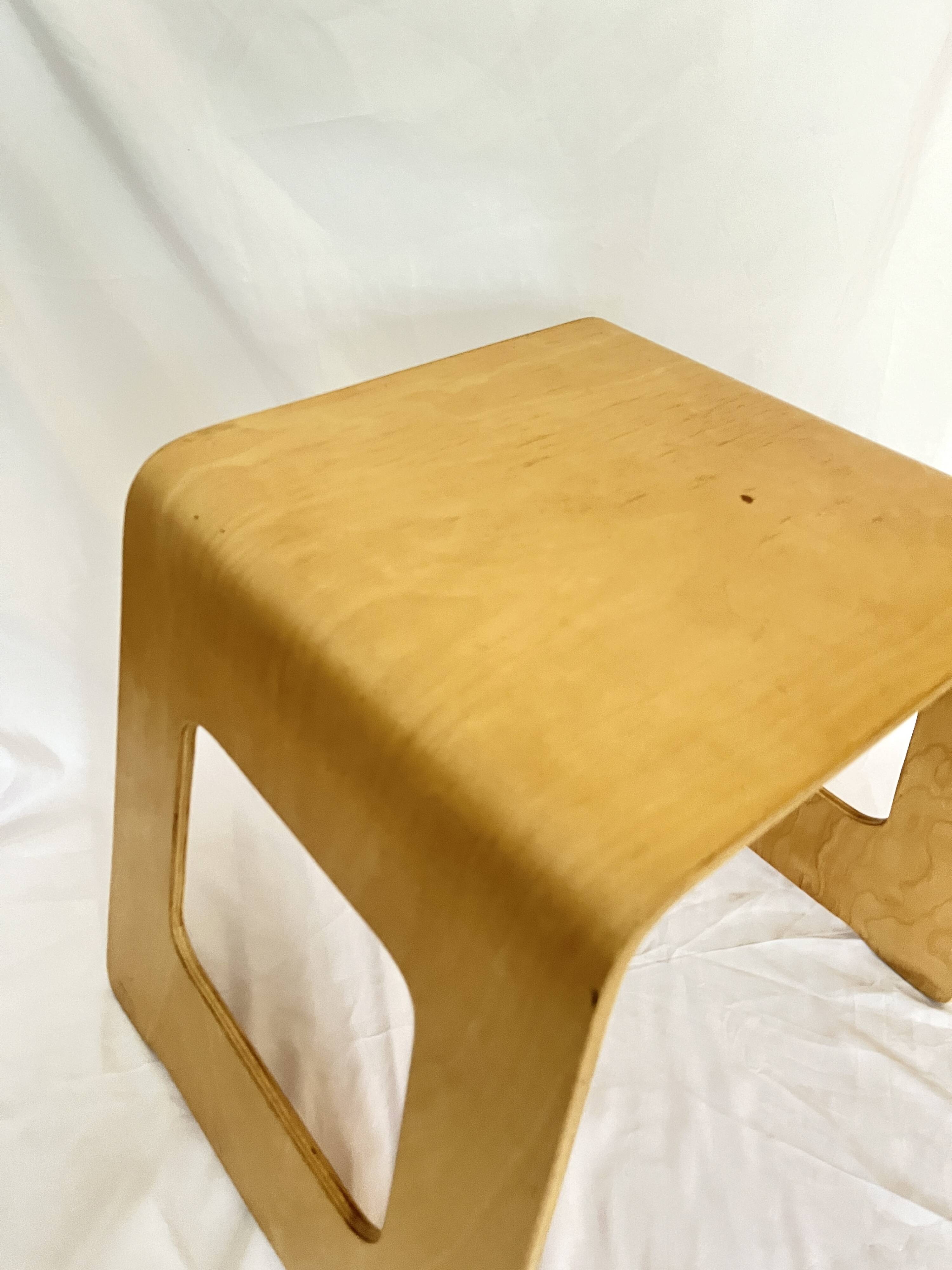 Tabouret/Table d'appoint en contreplaqué vintage Benjamin Birch, Lisa Norinder pour IKEA