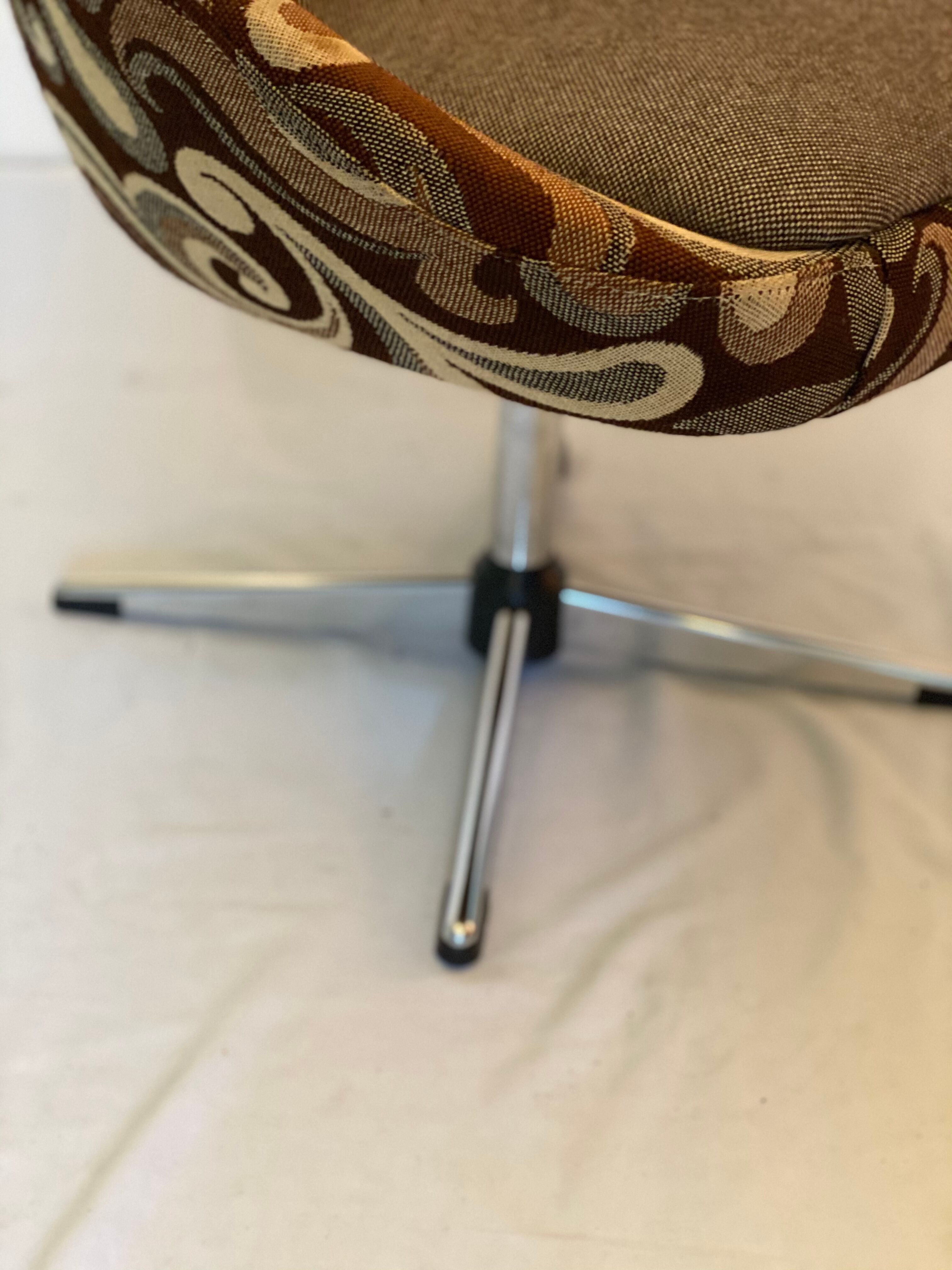 Mid century modern funky swivel chair