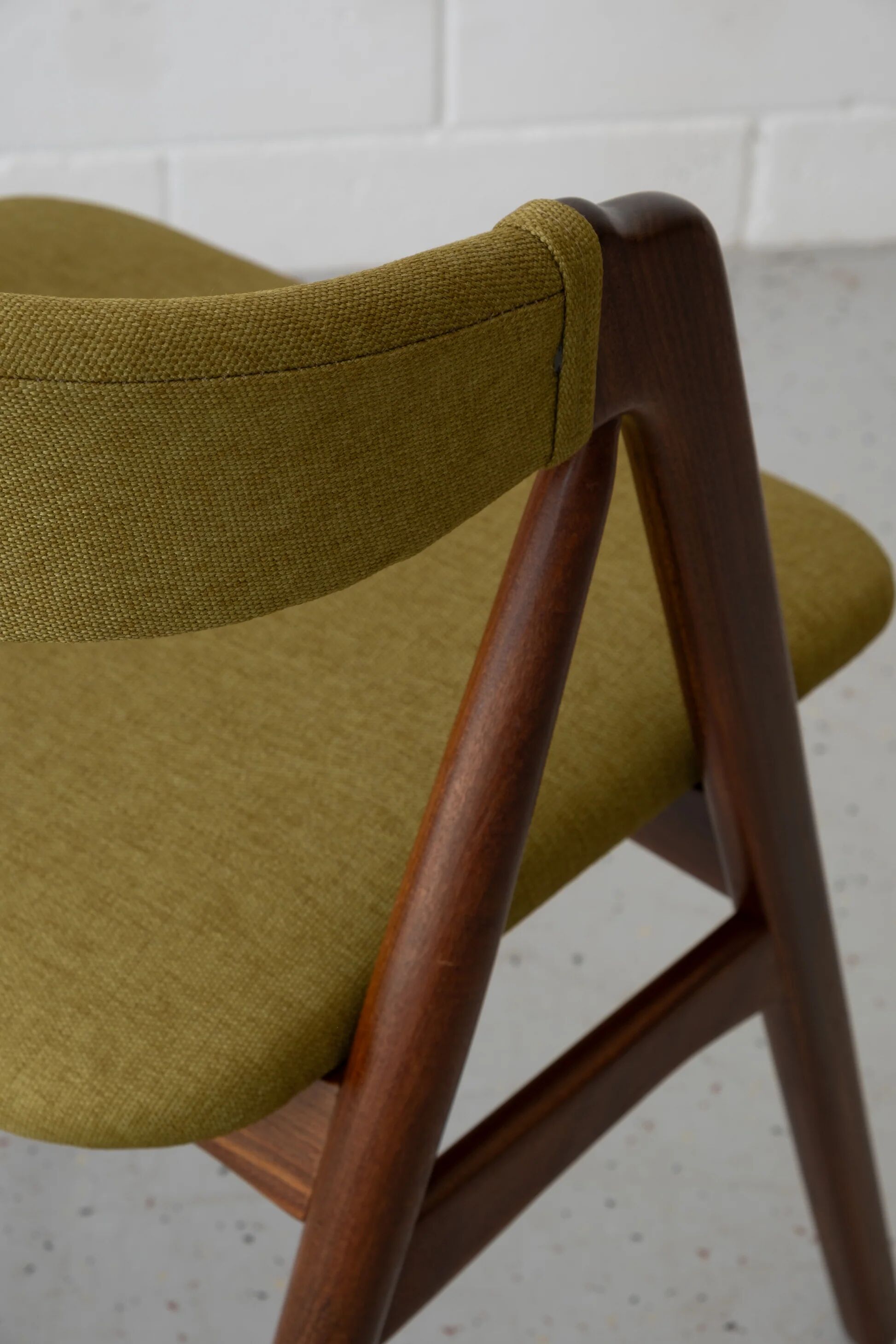 Chaises en teck modèle 205 de Thomas Harlev