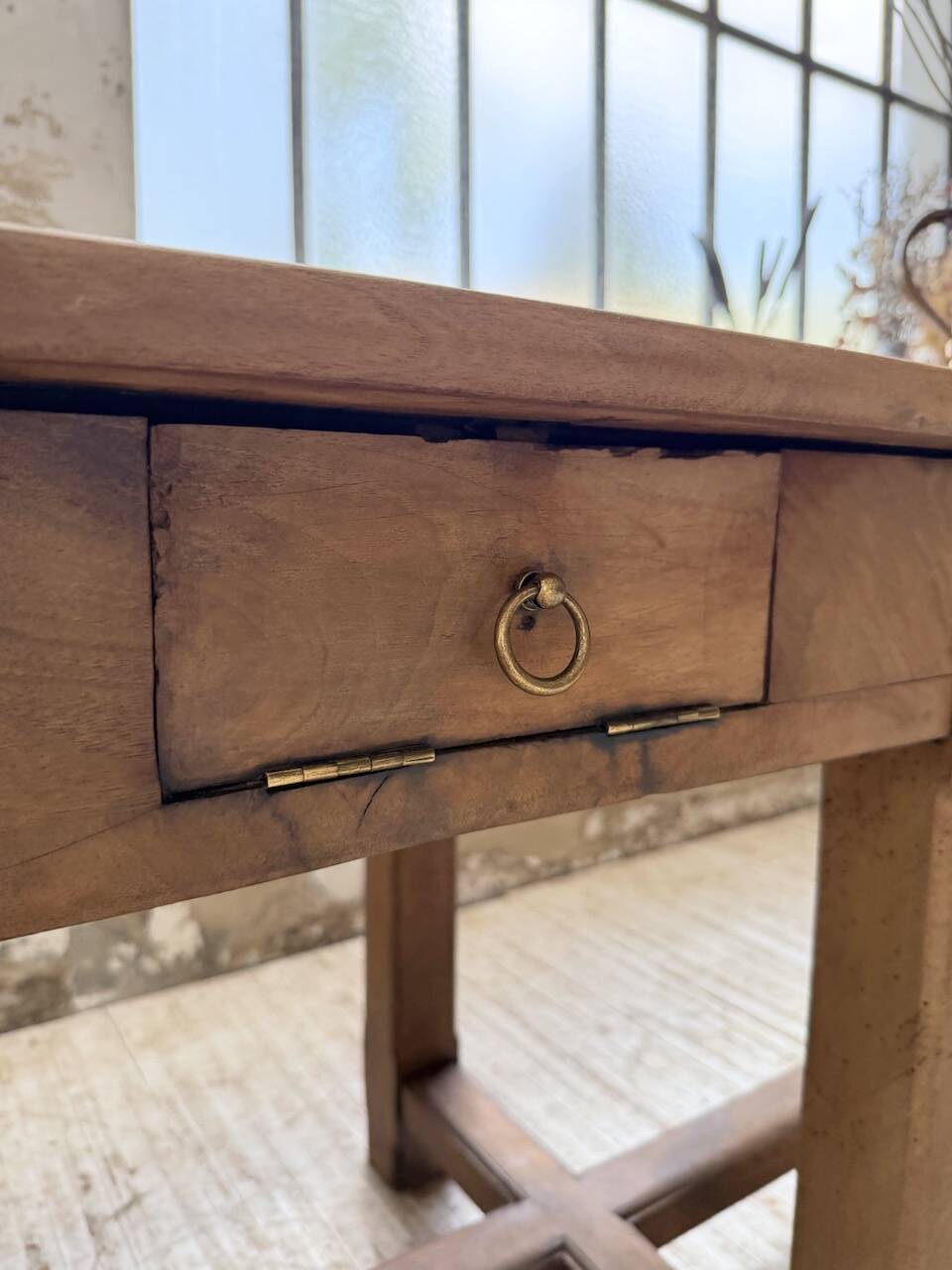 Antique farmhouse or drapery table in walnut, 1900 XL