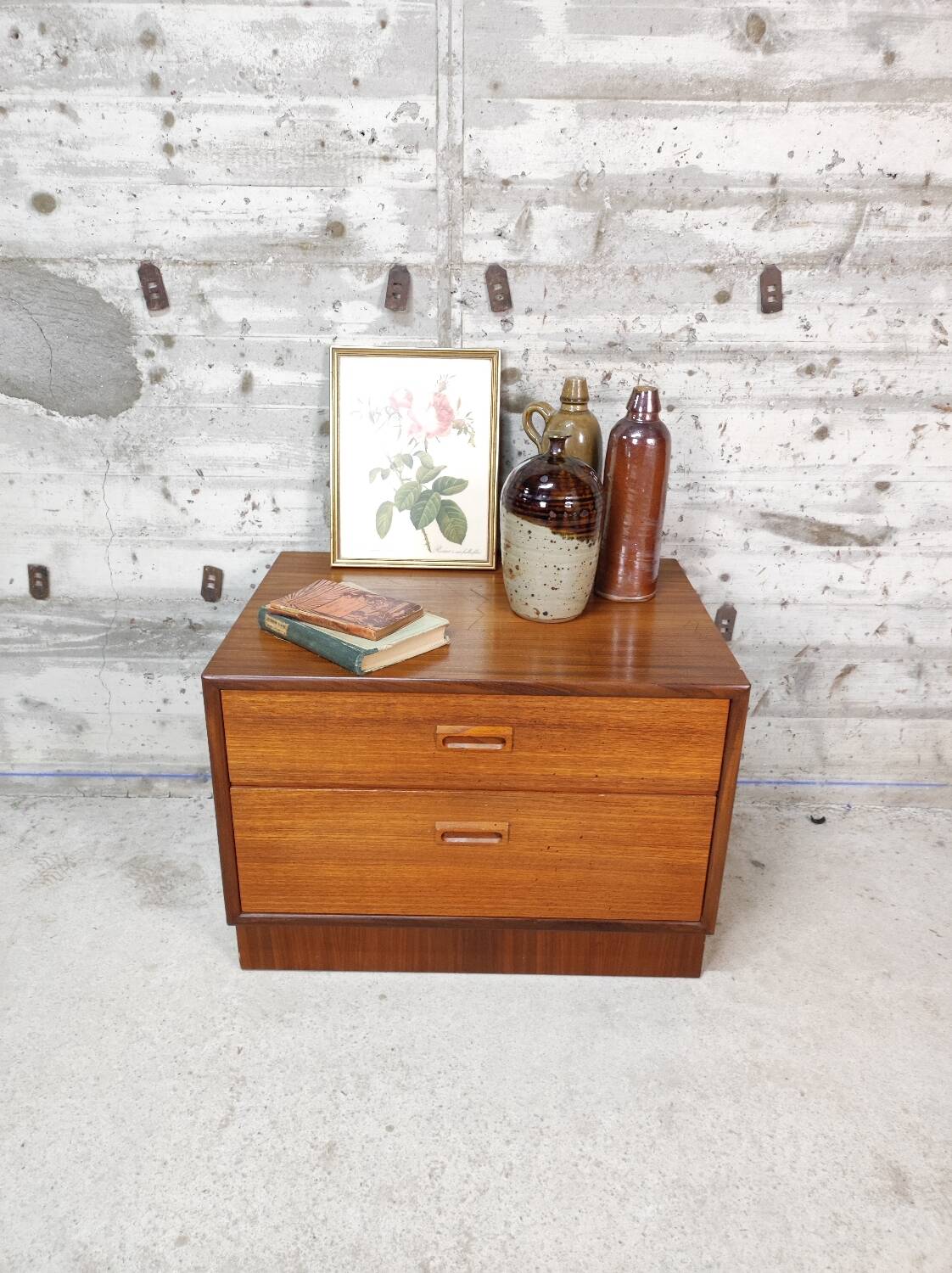 Vintage storage unit