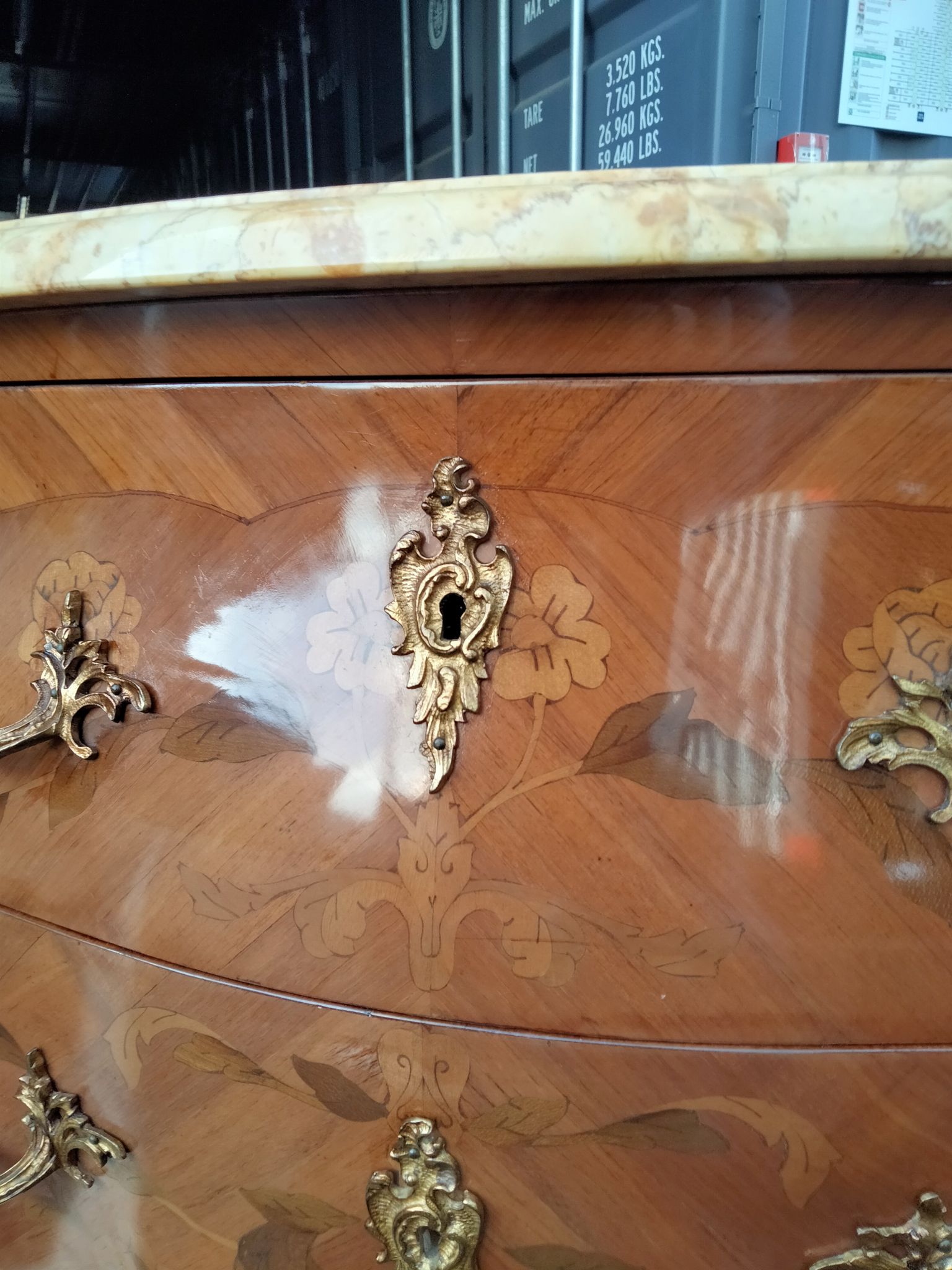 Commode ancien Louis XV marqueterie plateau marbre