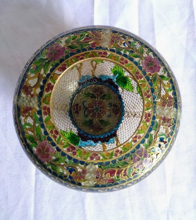 Openwork plique-à-jour enamel pot - 1920 to 1949 - China