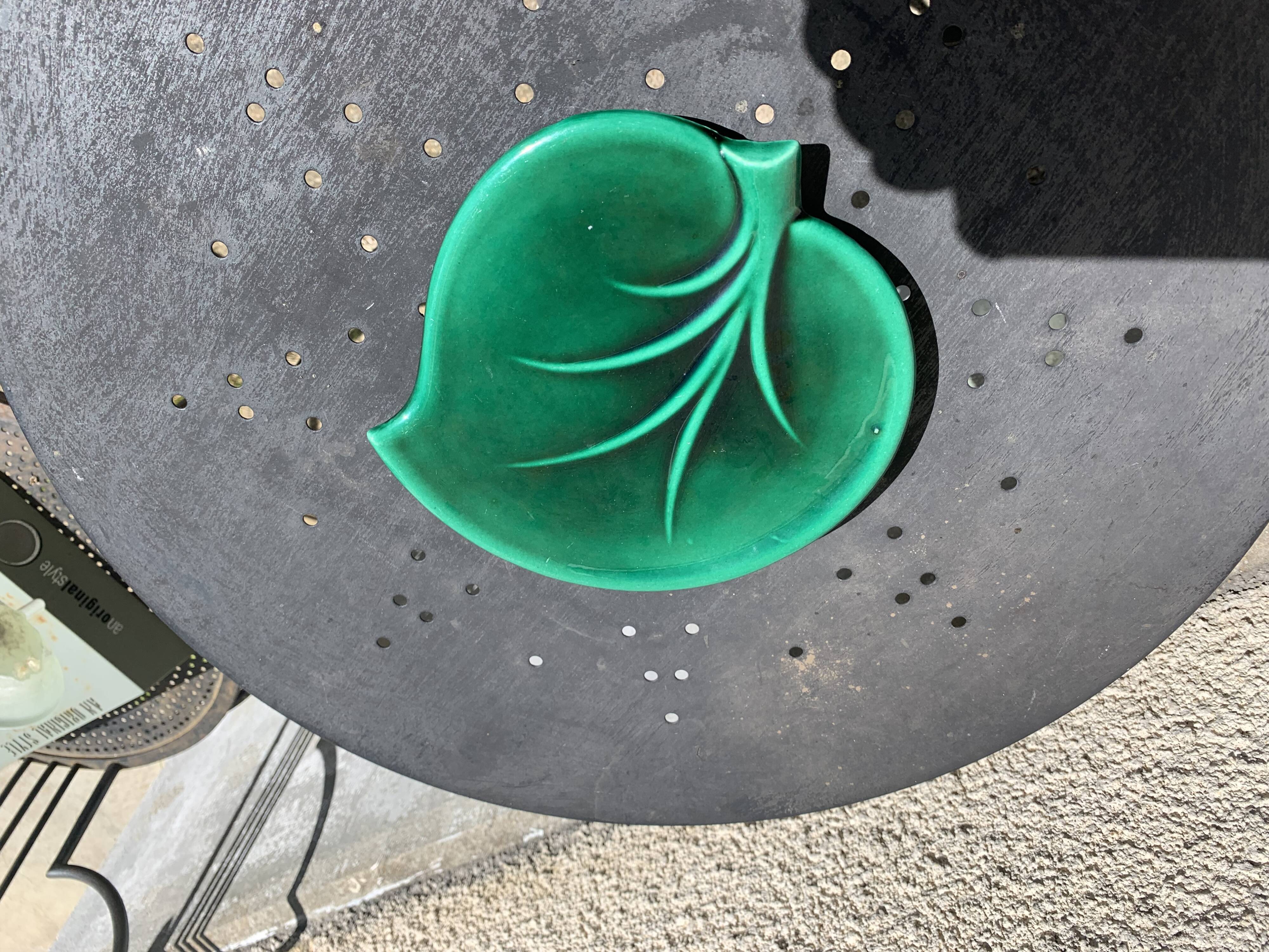 Green glazed ceramic sheet bottom, vintage slurry