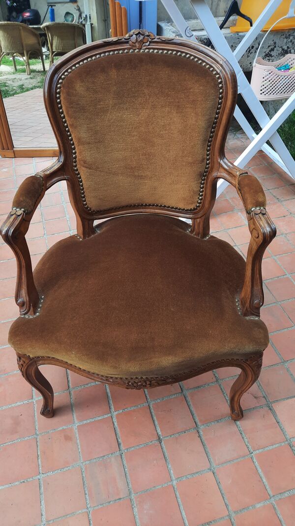Fauteuil style voltaire