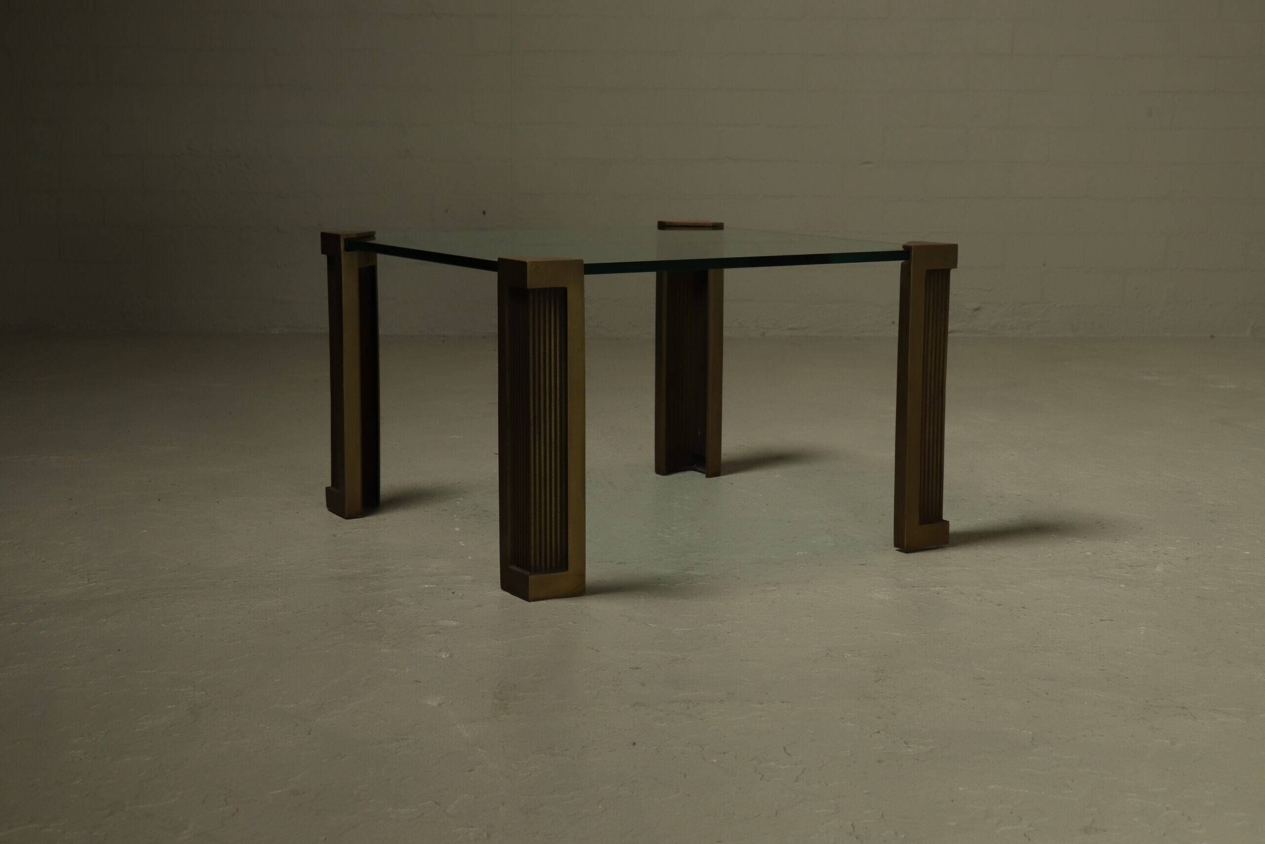 Table d'appoint modèle T14 par Peter Ghyczy années 1970
