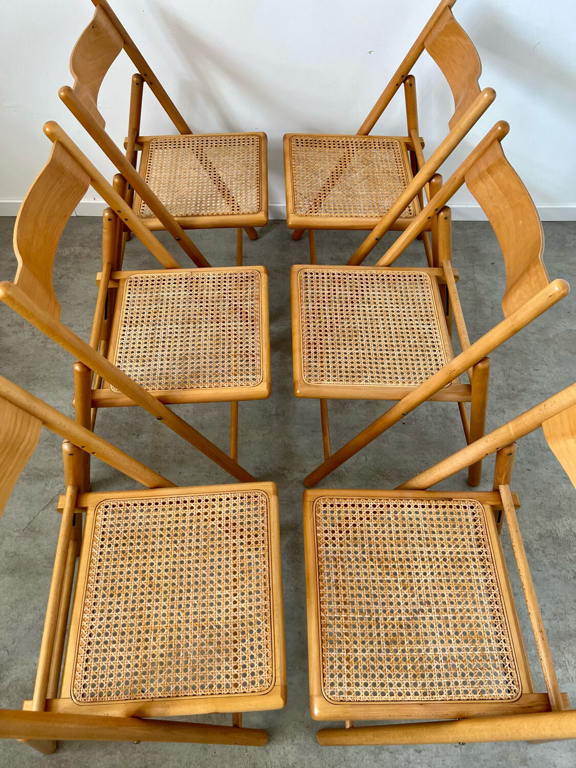 Lot 6 folding wooden chairs and vintage rattan canning year 60
