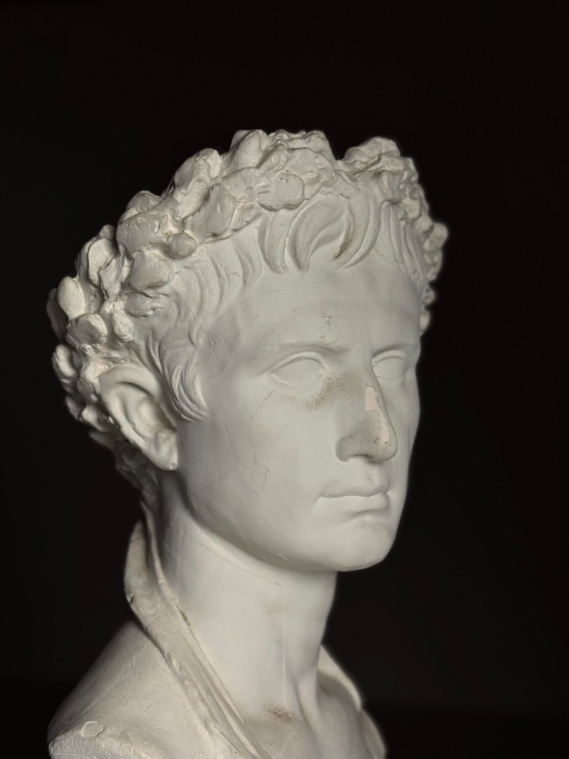 Buste en plâtre de l'empereur Auguste