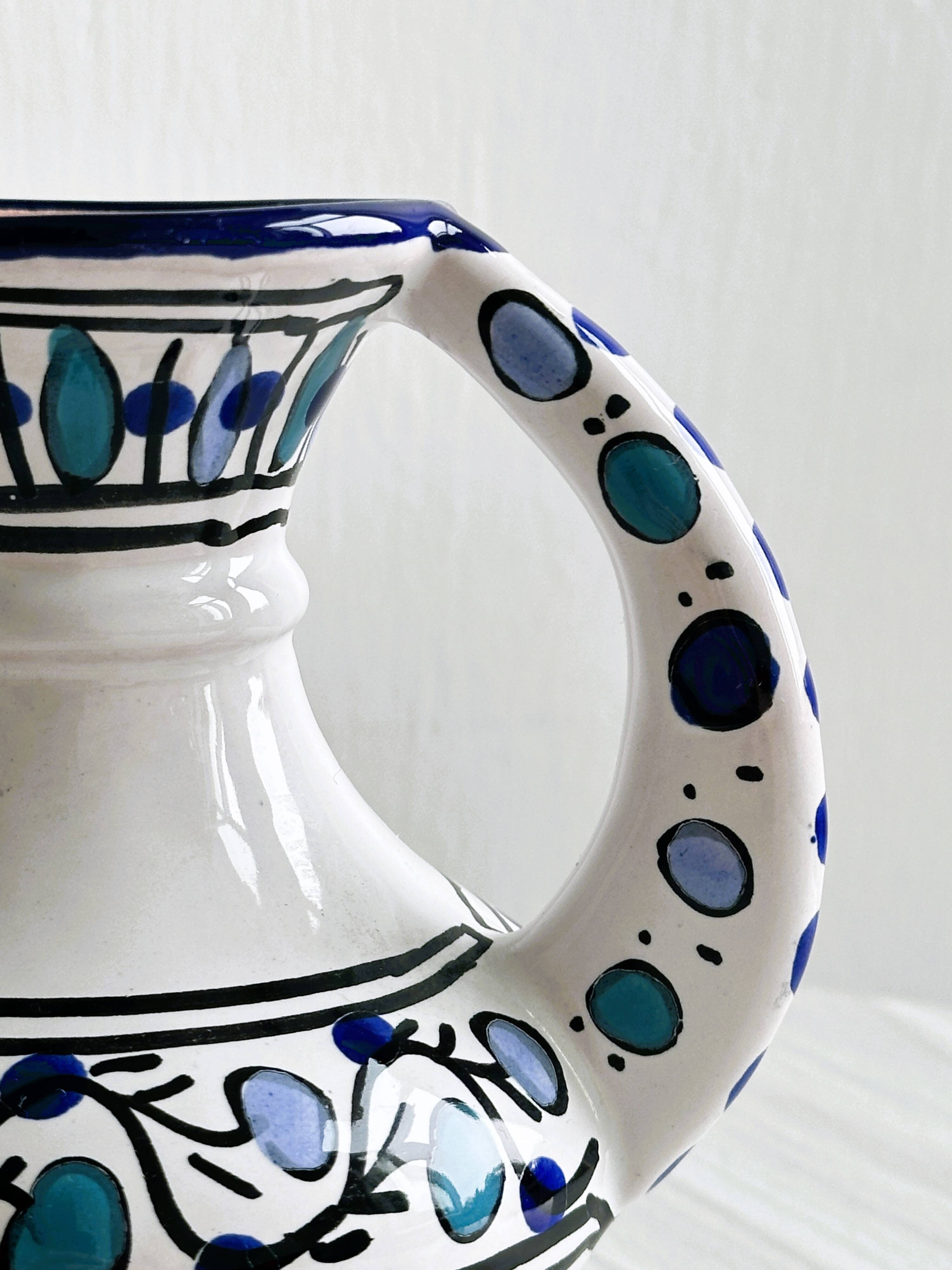 Petit vase peint à la main style Maghrébin.