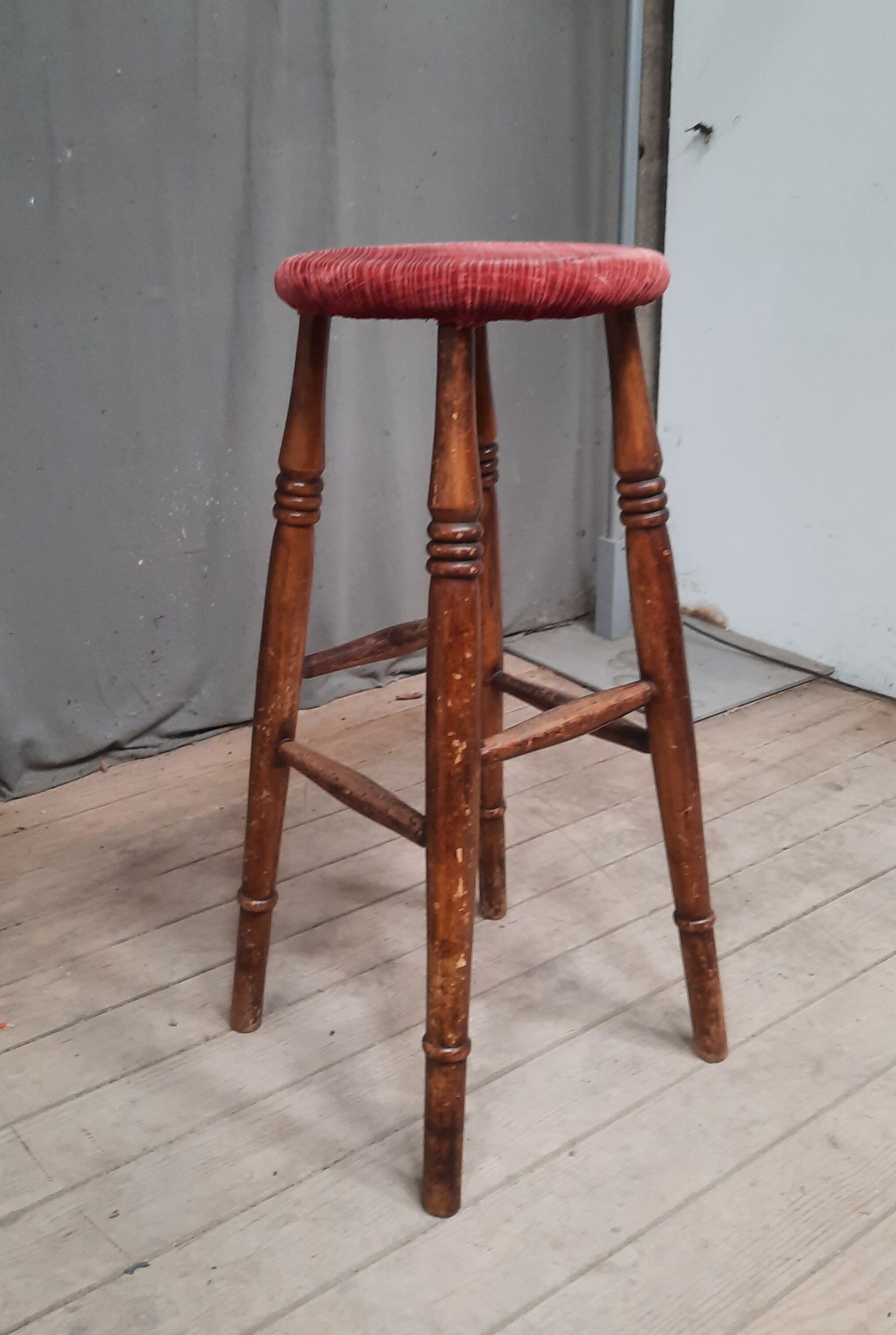 Tabouret haut en chêne