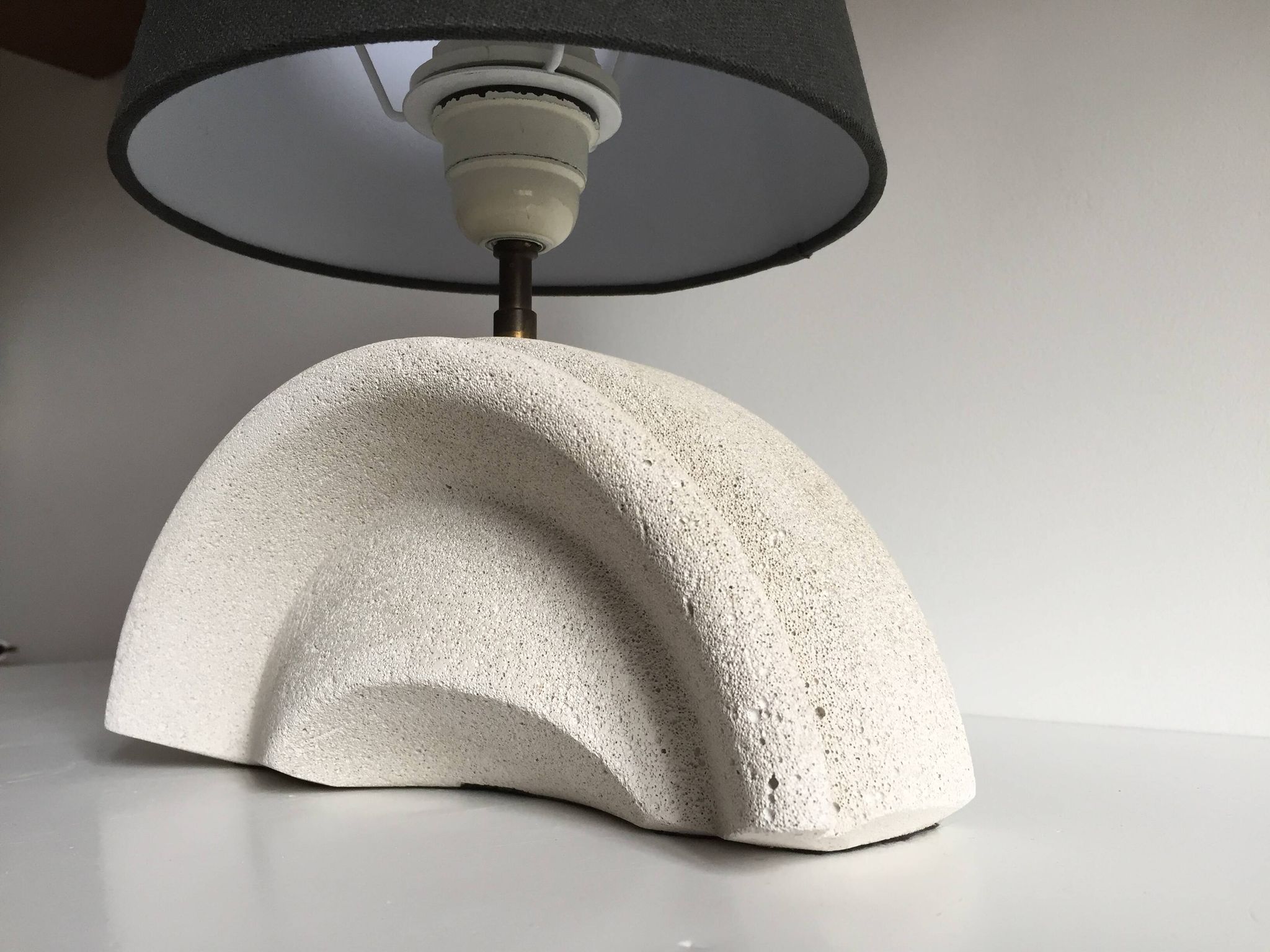 Lampe béton cellulaire façon Albert Tormos