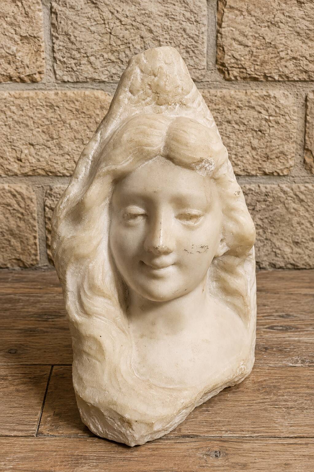 Sculpture en marbre, buste féminin