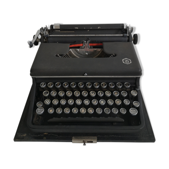 Black Remington Typewriter