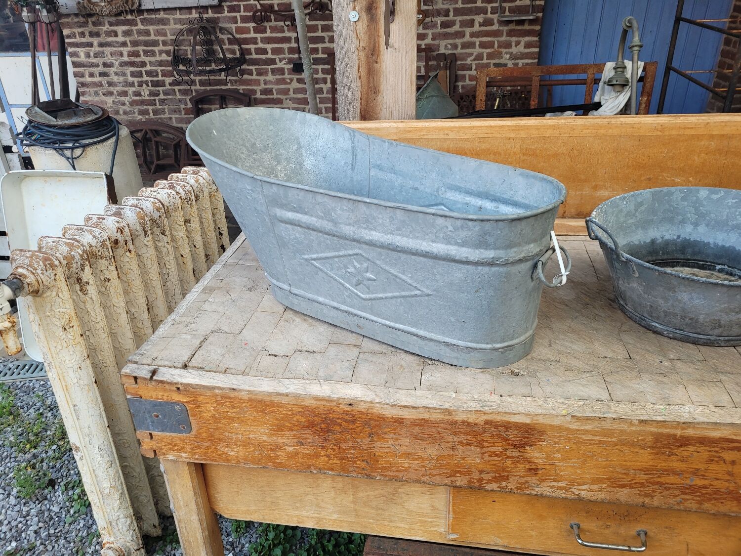 Zinc children's bathtub