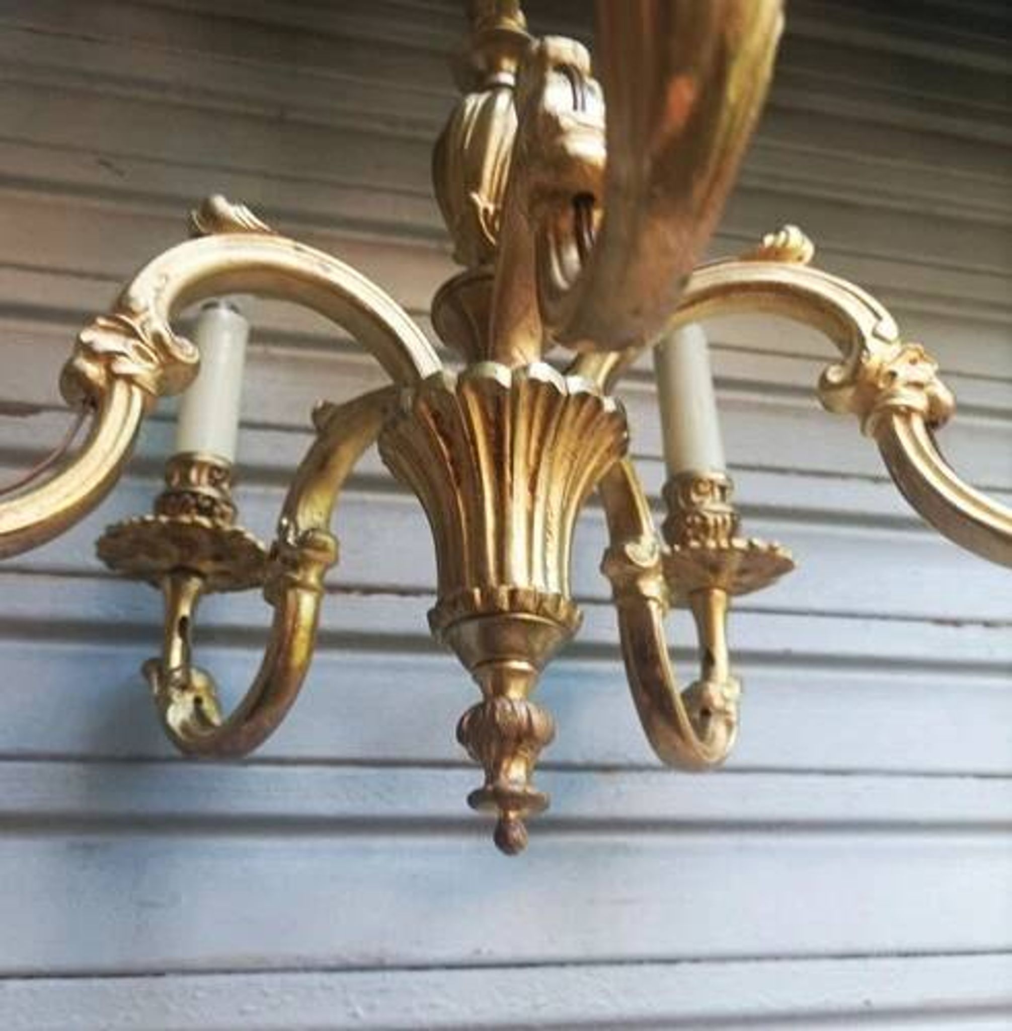 Antique gilded bronze chandelier in Louis XVI style, 5 lights, in working condition.