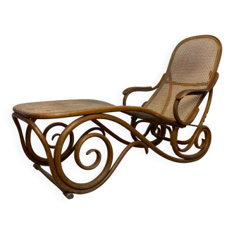 Daybed in curved wood no. 2 by Thonet