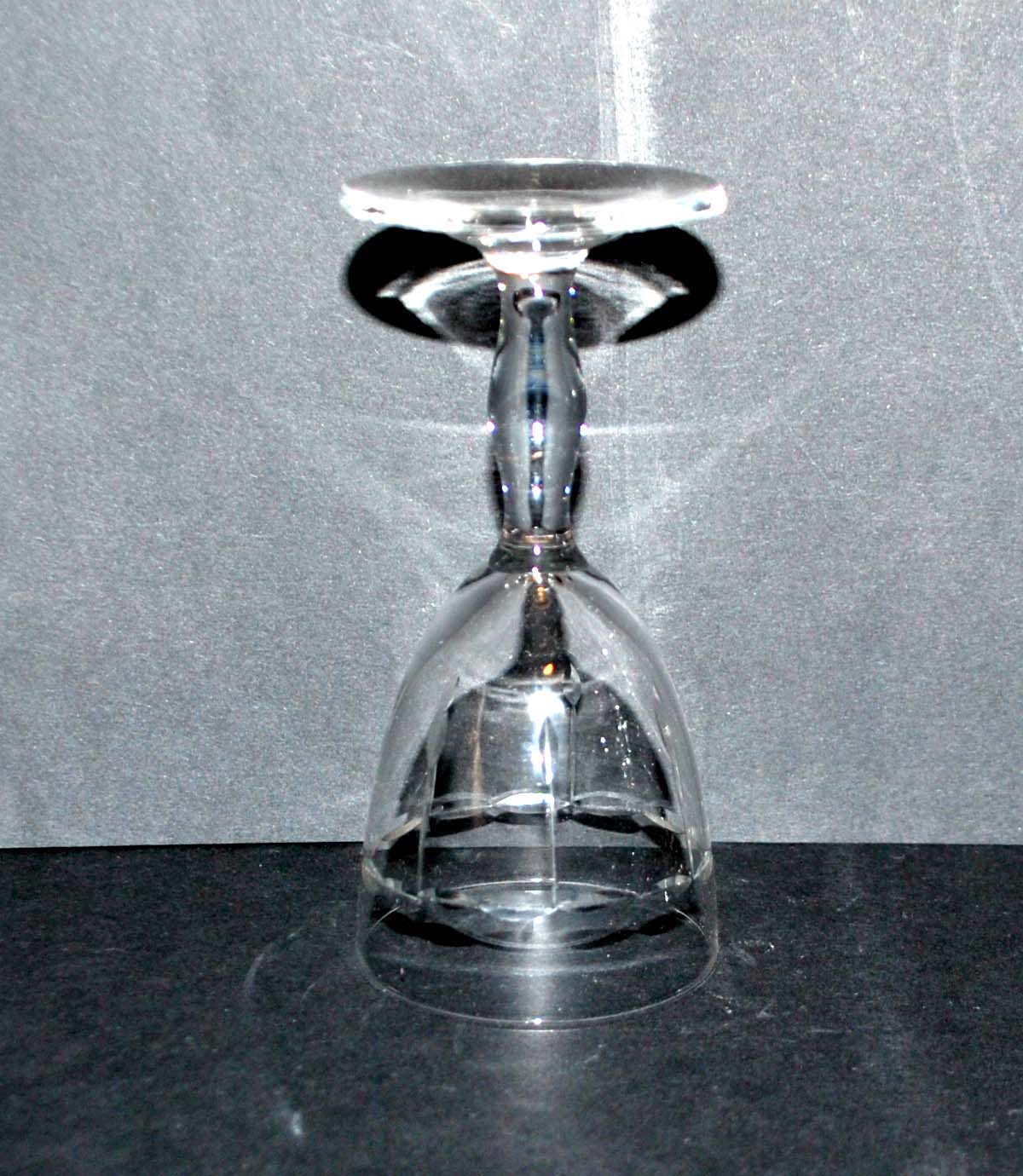 Set of 6 vintage stemmed glasses in glass cut with drops 11.5cm