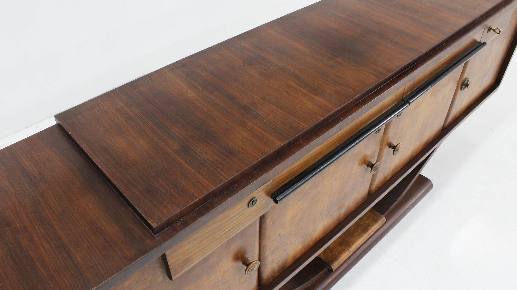 Vintage Italian Art Deco sideboard in burl wood 1930s