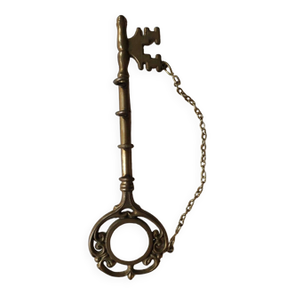 Victorian style key ring for wall hanging. brass. 4 hooks. dim. 23.5 x 7 cm