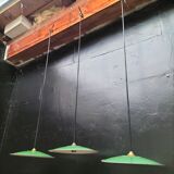 Suspensions in enamelled sheets