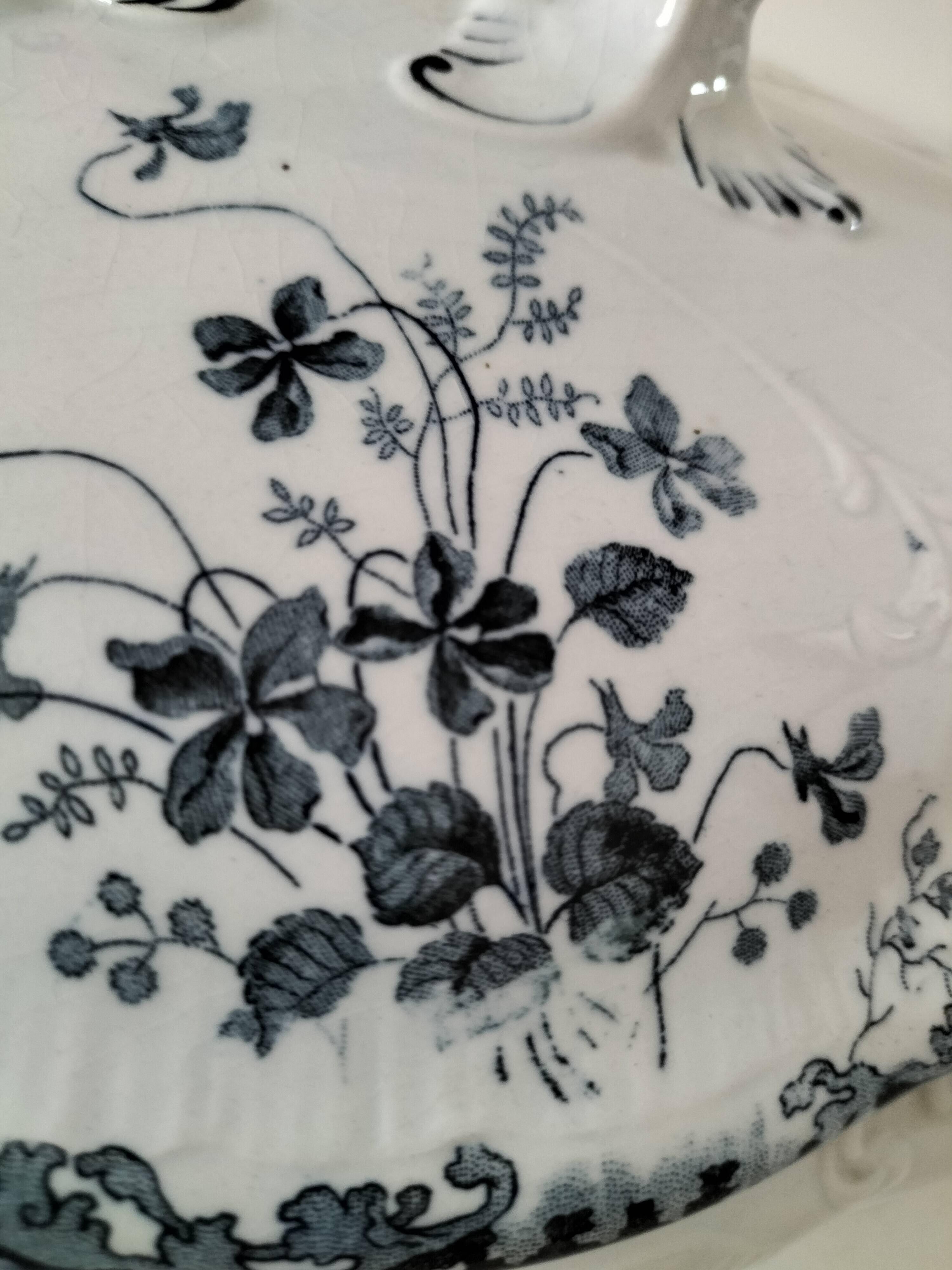 Antique Creil & Montereau soup tureen – sold by E. Bourgeois