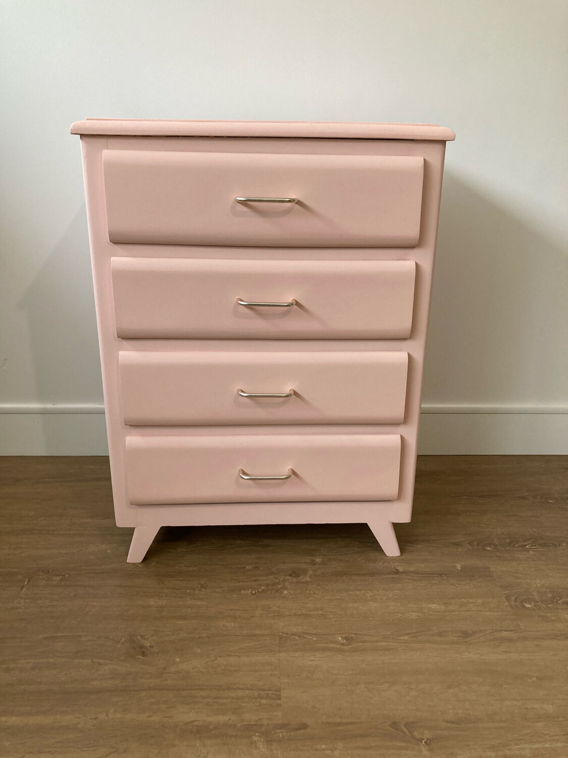 Commode vintage rose