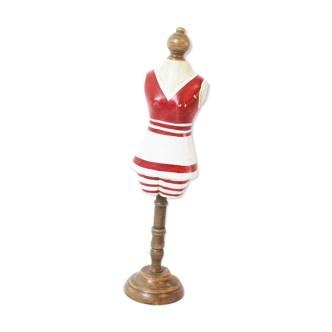 Small wooden mannequin