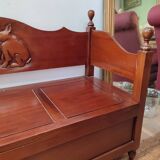 Rabbit chest bench