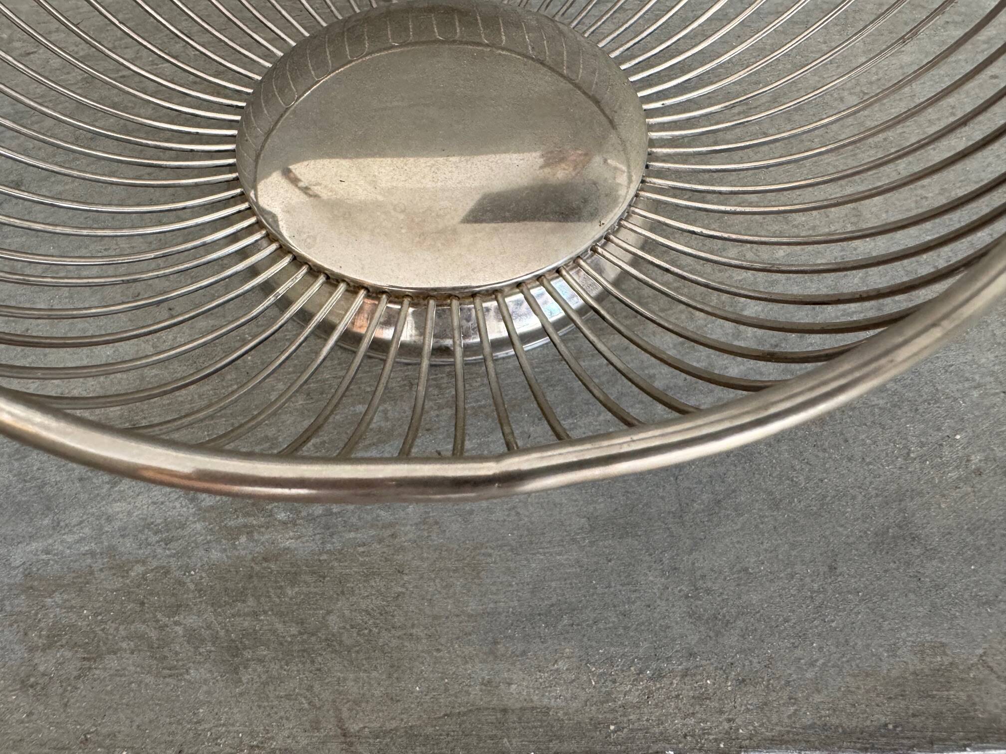 Wire basket