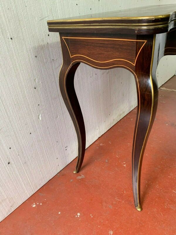 table a jeux en marqueterie de style Louis XV palissandre et bois clair XXeme
