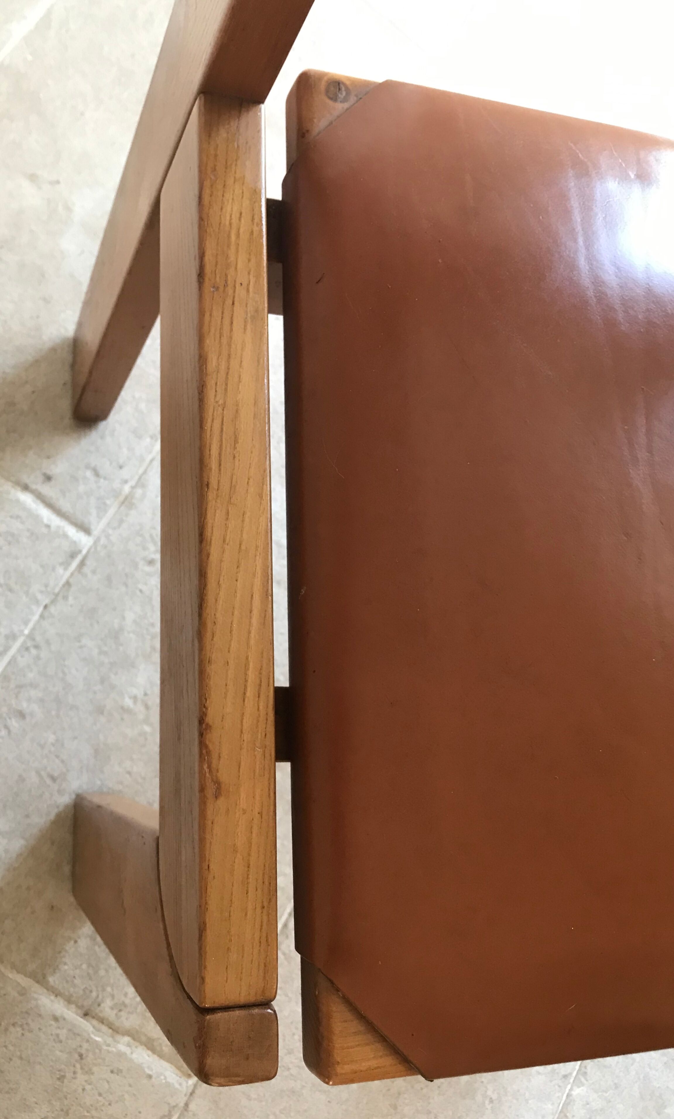 Leather and wood chair 70's