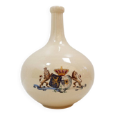 Carafe à vin décorée des armoiries du roi Guillaume III et de la reine