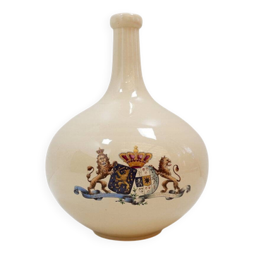 Large wine carafe decorated with the coats of arms of King William III and