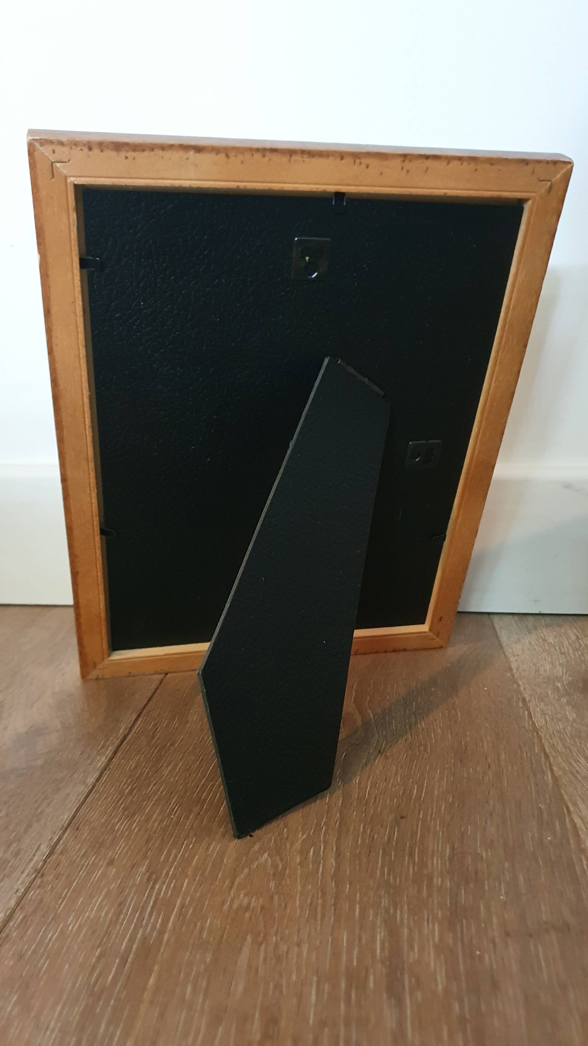 Set of 2 wooden frames with gilded edging