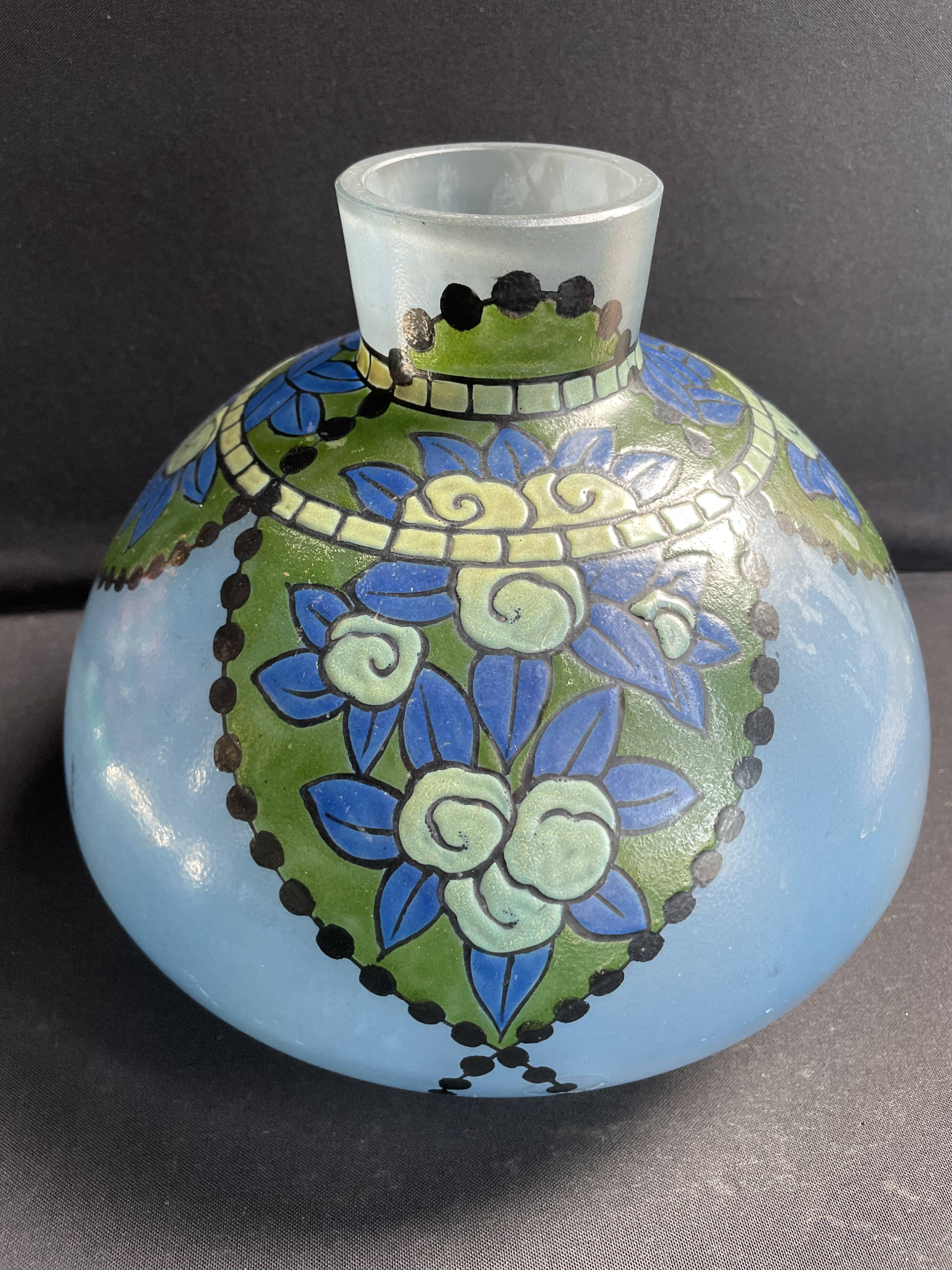 Vase Art Déco signé Verrerie de Leune (1861-1930)