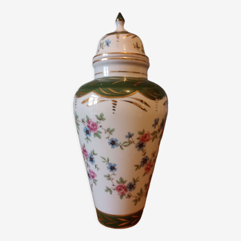 Vase couvert ou potiche en porcelaine polychrome famille rose xix siècle