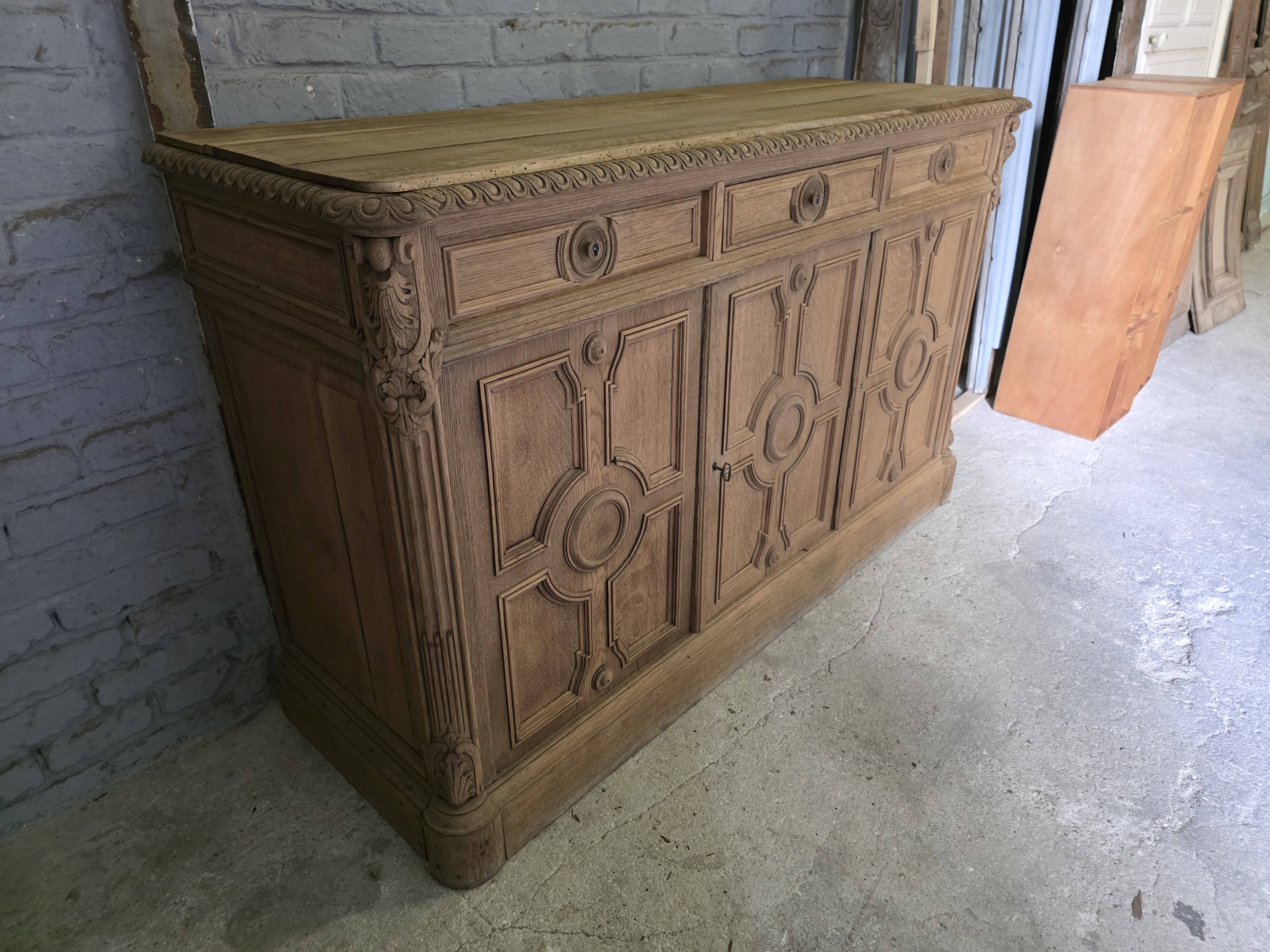 Buffet bas en chêne du XIXème