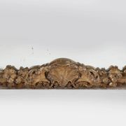 Grand miroir de cheminée baroque en bois doré, France vers 1800