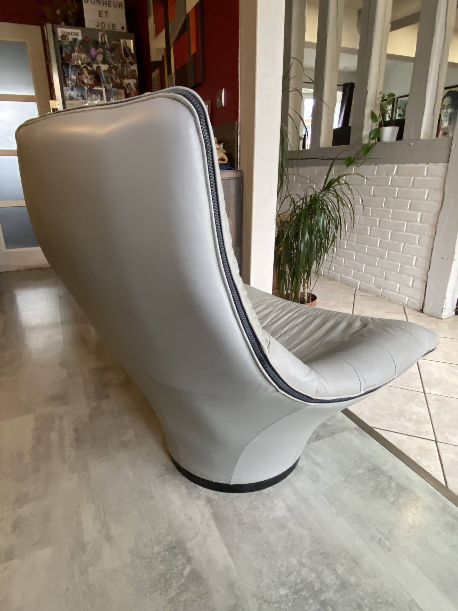 Swivel lounge chair ottoman footrest leather Mantis Gerard Van den Ber