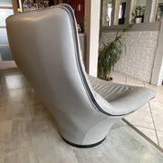 Swivel lounge chair ottoman footrest leather Mantis Gerard Van den Ber