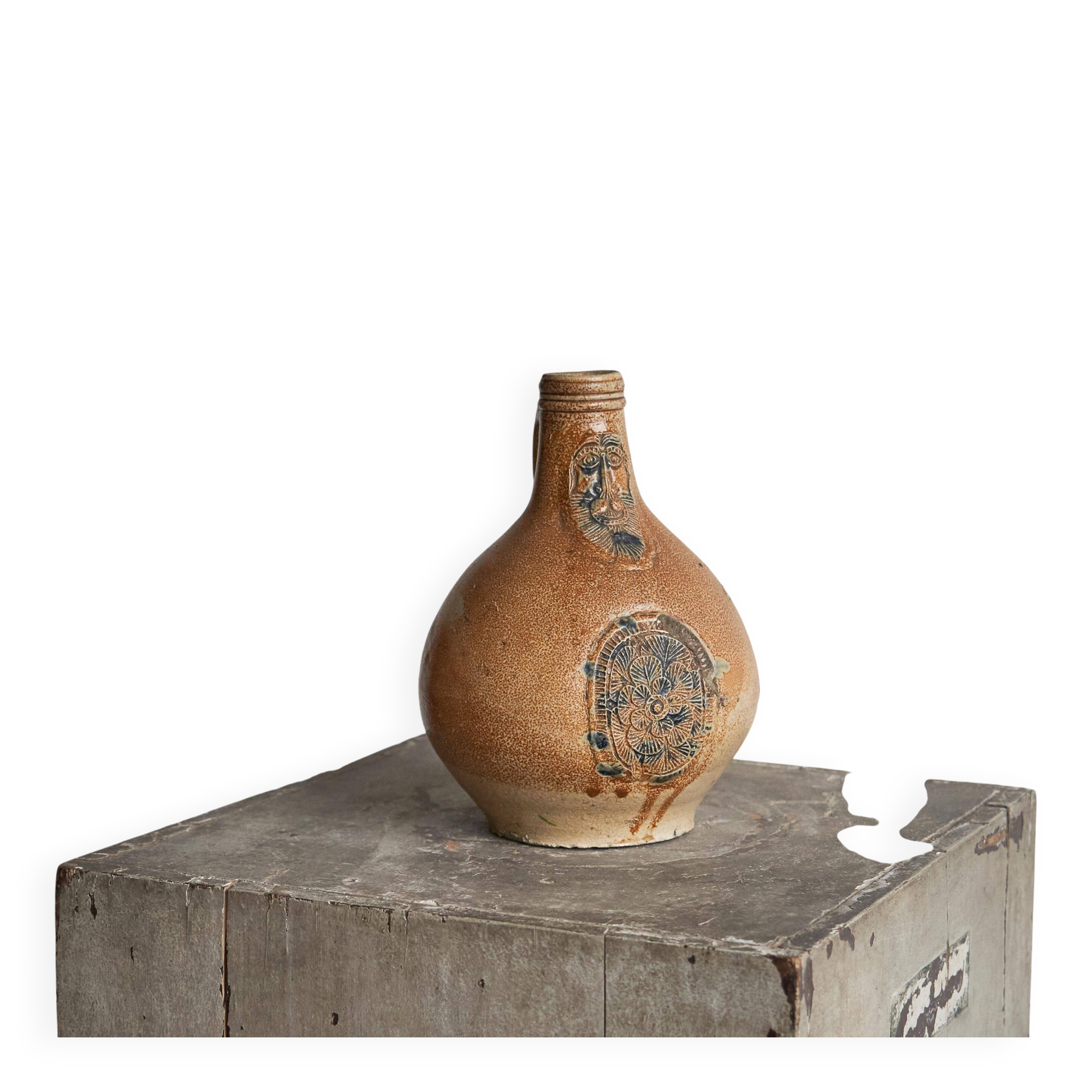 Bartmann jug / Bellarmine 17th century in salt-glazed stoneware